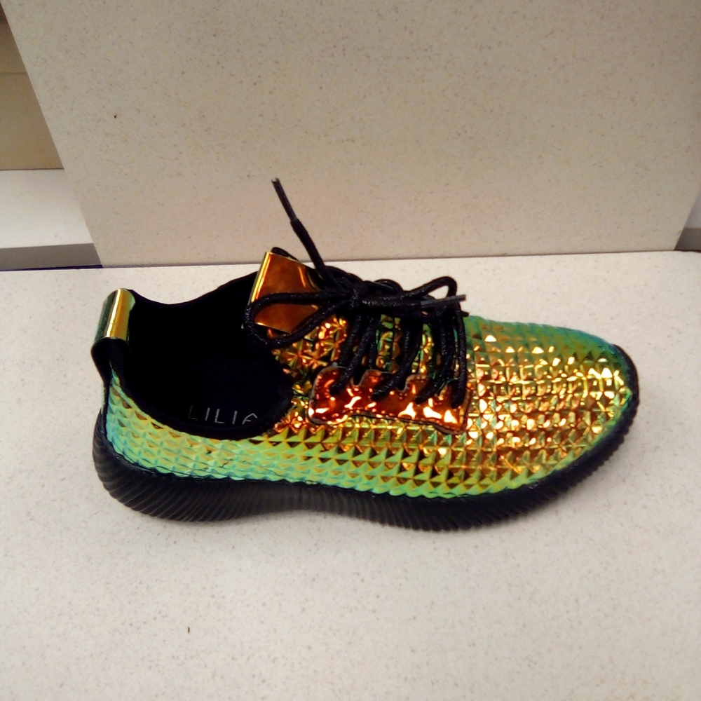 Shoe